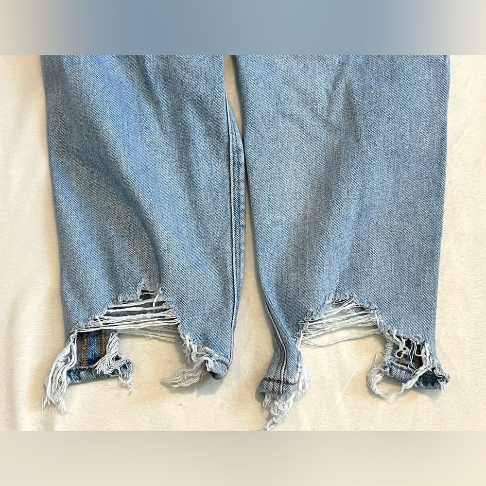 American Eagle Stretch Women’s Distressed Light Blue Mom Jeans Size 6 Short - Picture 14 of 14